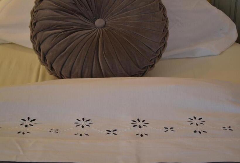 חדר סטנדרט, Chimay B & B    Ptits Déj Gourmands Proposés