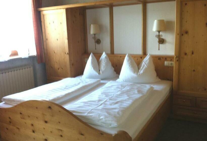 コンフォートルーム, Hettlerhof