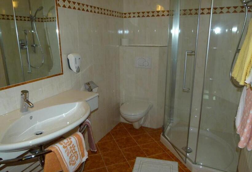 スタンダード4人部屋, Hettlerhof