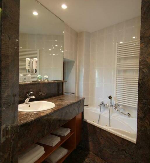 חדר קומפורט, La Roseraie. Gaume Ardenne Lacuisine Sur Semois