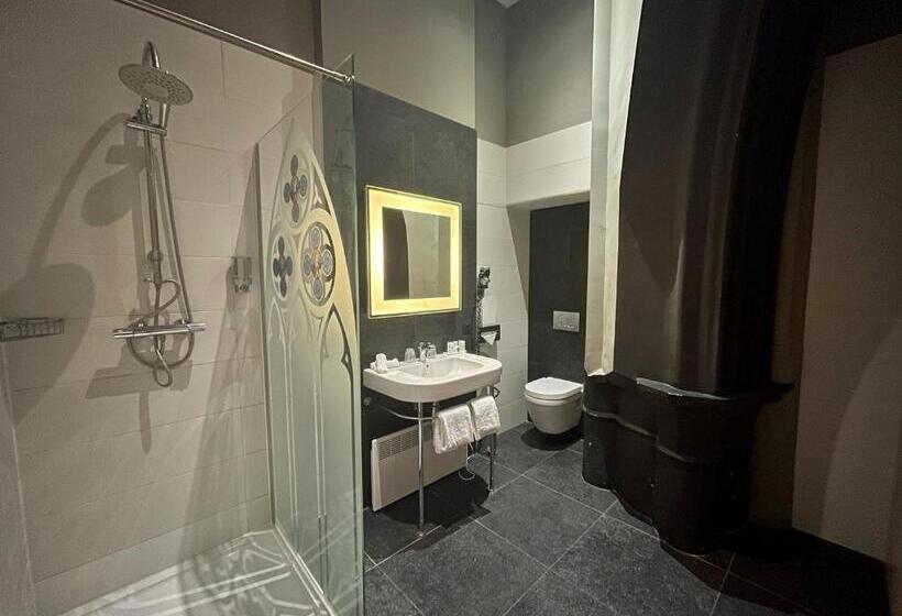 חדר דלוקס, Martin S Dream