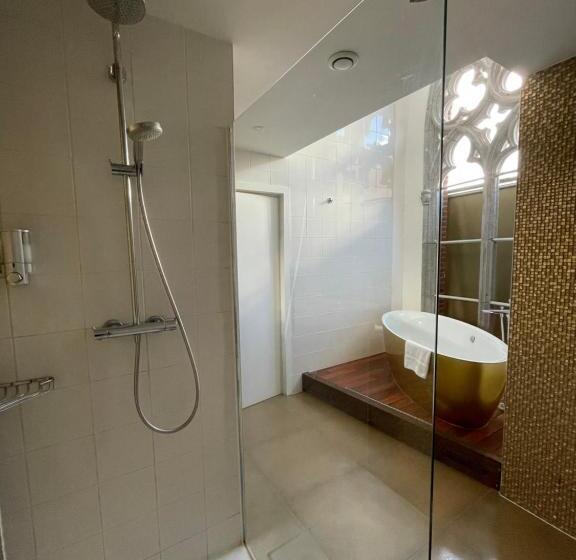 סוויטה עם ג'קוזי, Martin S Dream