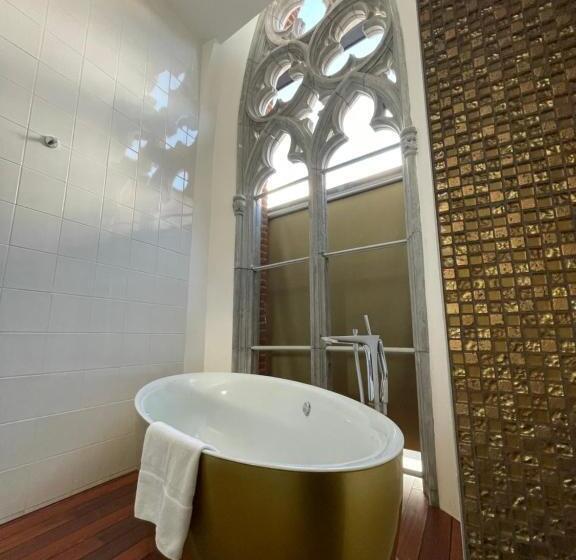 סוויטה עם ג'קוזי, Martin S Dream