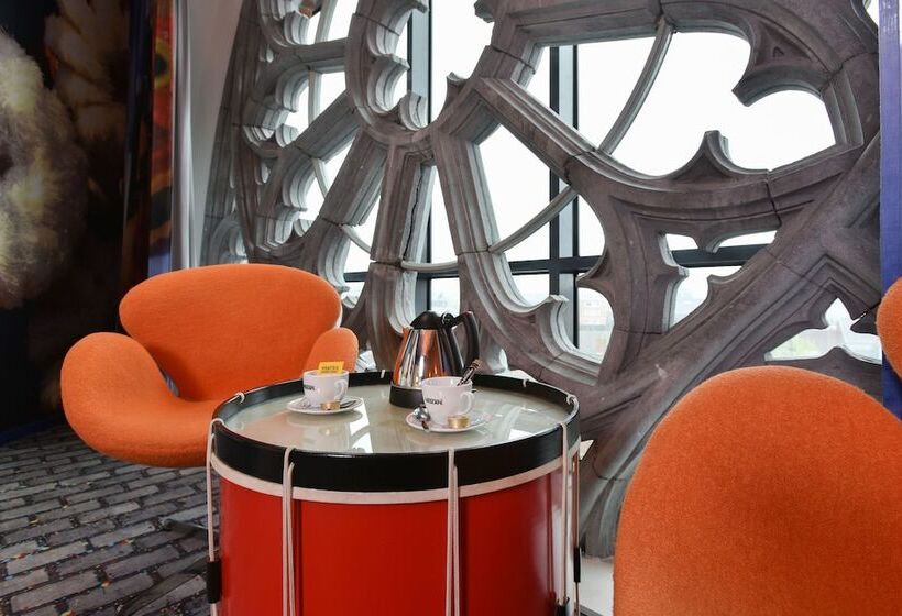 חדר דלוקס, Martin S Dream