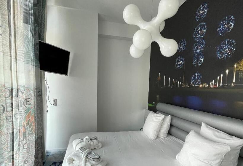 סוויטה עם ג'קוזי, Martin S Dream