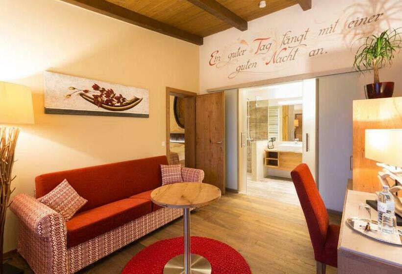 جناح مزود بتراس, Schlof Guat