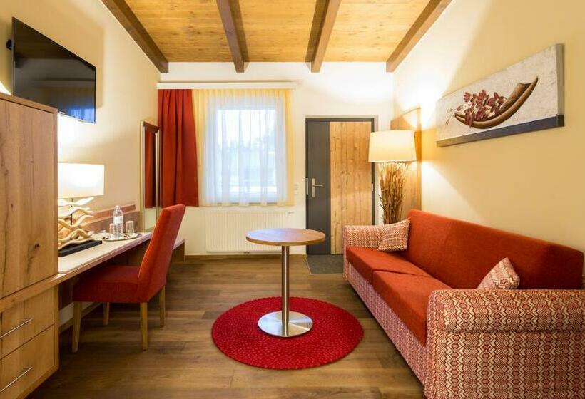 جناح مزود بتراس, Schlof Guat