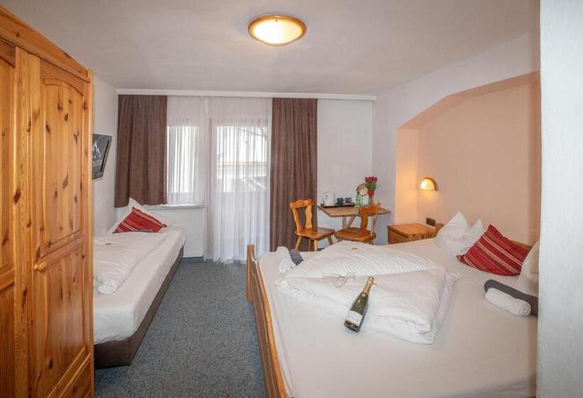 Номер Стандарт Трехместный, Untermetzger