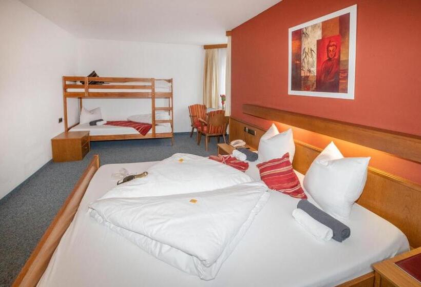 Семейный Номер, Untermetzger