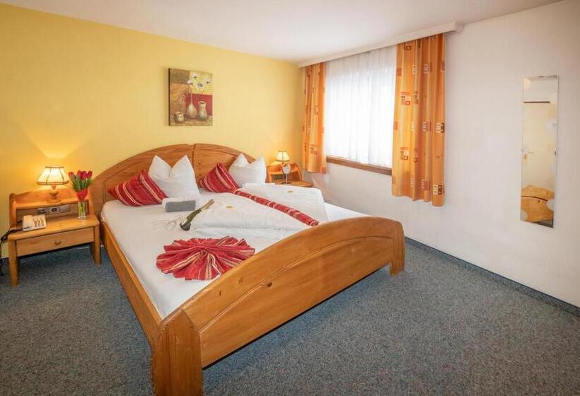 Трехместный Номер Стандарт с Балконом, Untermetzger