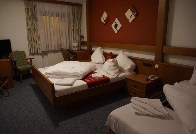 Номер Стандарт Трехместный, Untermetzger