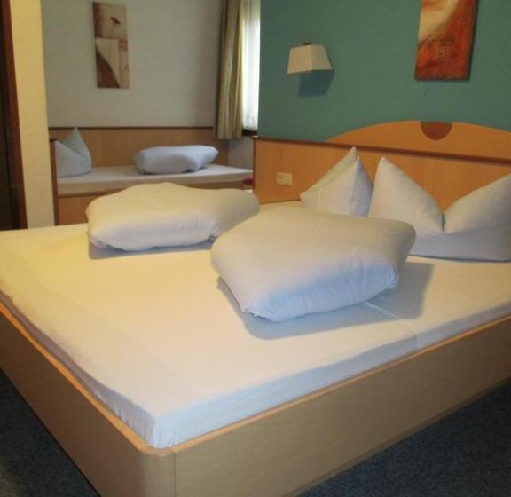 Номер Стандарт Трехместный, Untermetzger