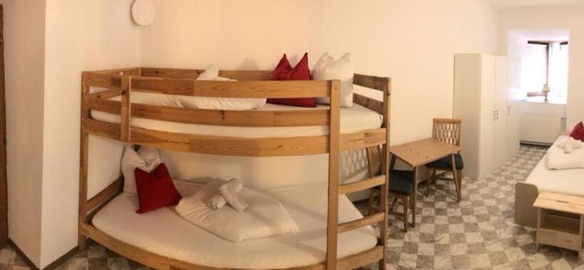 Апартаменты 4 Спальни, Untermetzger