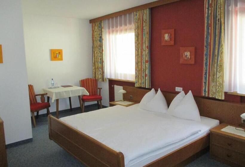 Семейный Номер, Untermetzger