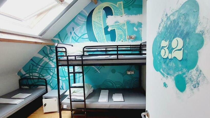 标准三人间, Kaba Hostel