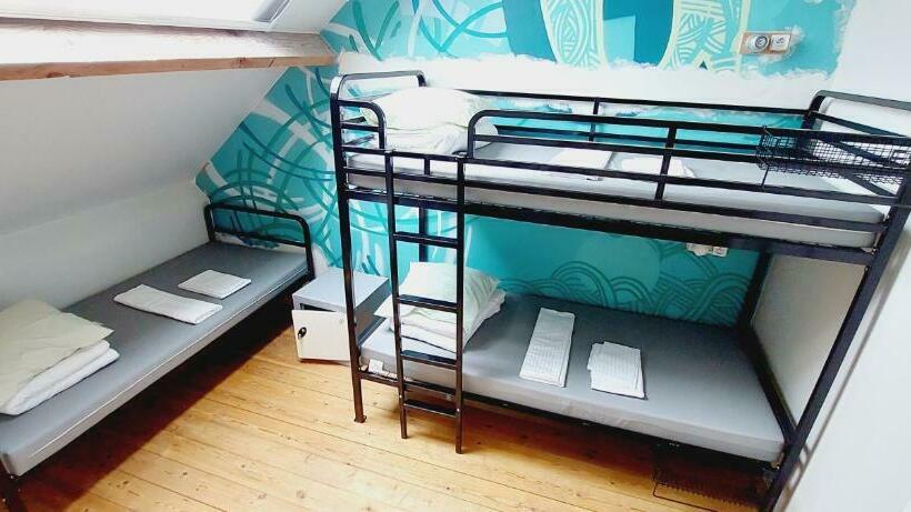 标准三人间, Kaba Hostel