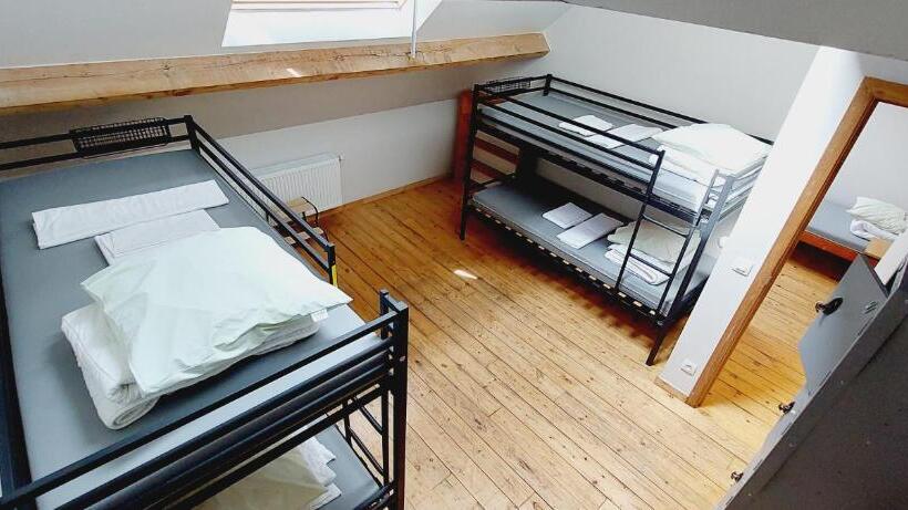 共用房间的床, Kaba Hostel