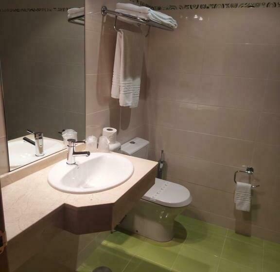 スタンダードルーム, Motel Acropolis