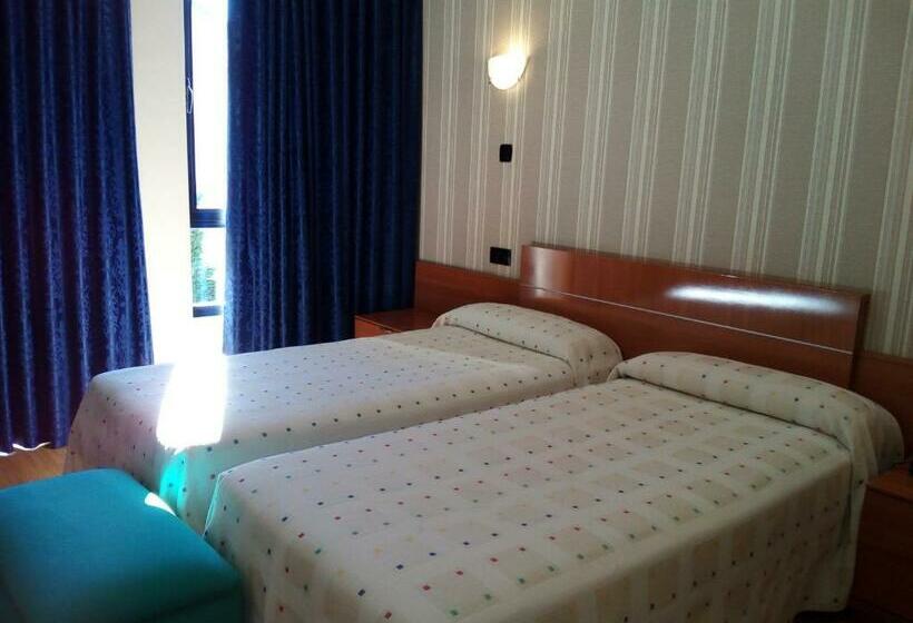 スタンダードルーム, Motel Acropolis