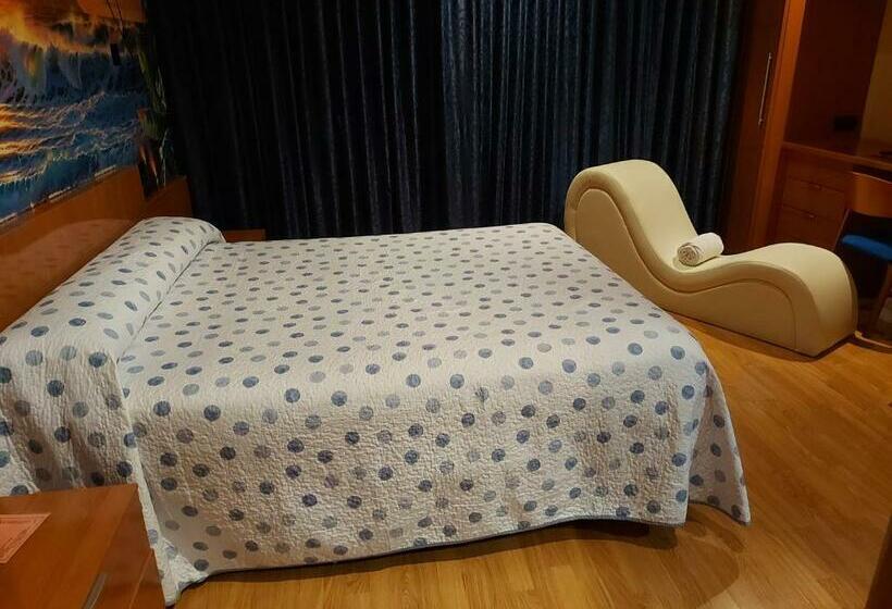 スタンダードルーム, Motel Acropolis