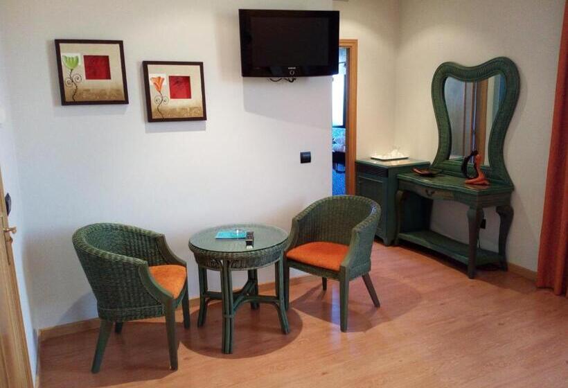 スイート, Motel Acropolis