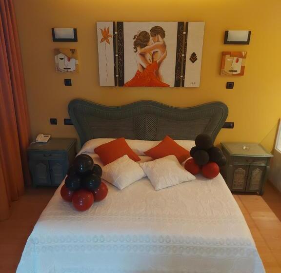 スイート, Motel Acropolis