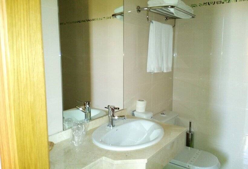 スタンダードルーム, Motel Acropolis