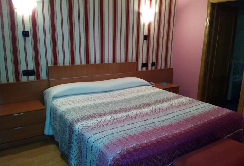 スタンダードルーム, Motel Acropolis