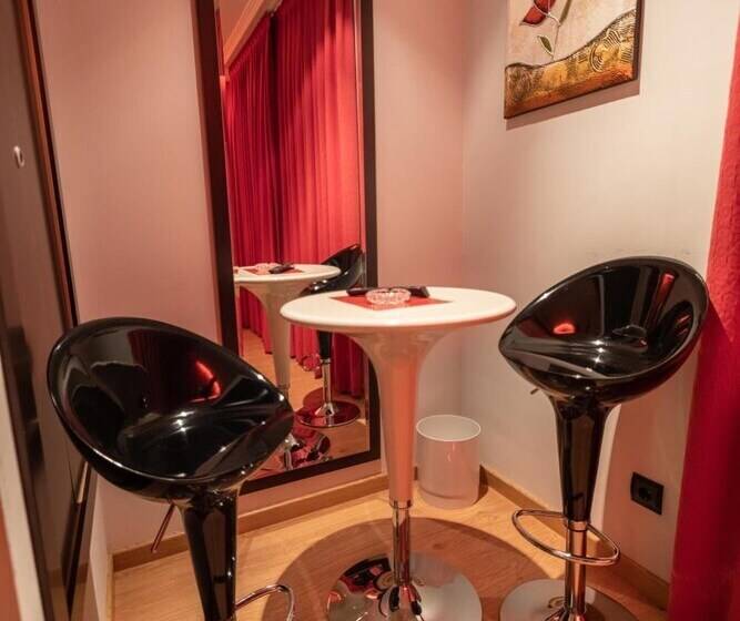 スタンダードルーム, Motel Acropolis