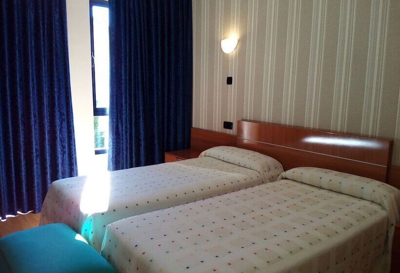 スタンダードルーム, Motel Acropolis