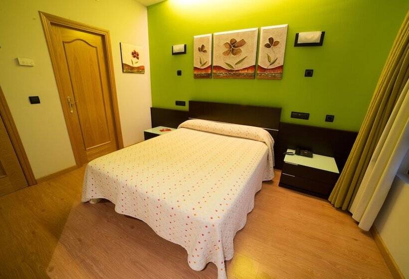 スタンダードルーム, Motel Acropolis