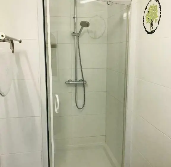 Standard-huone Puutarhanäkymä, Taos B&b