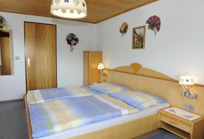 Familjerum, Haus Dorfer