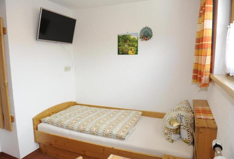 Quarto Estandar Individual, Haus Dorfer