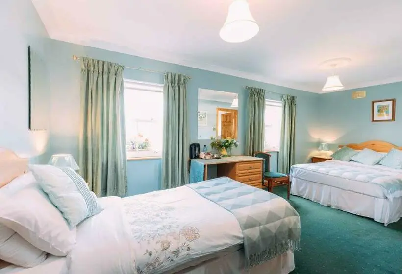Perhehuone, Clareville House B&b