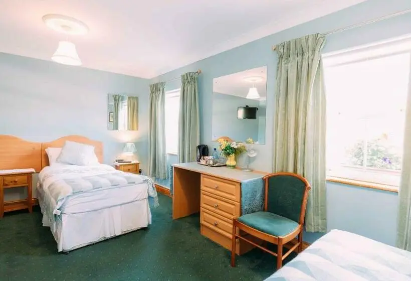 Perhehuone, Clareville House B&b