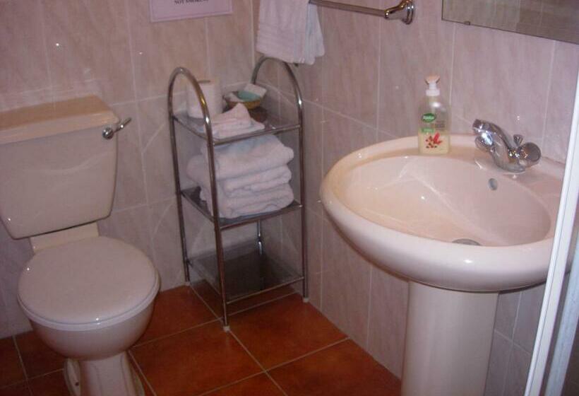 غرفة عائلية, Clareville House B&b