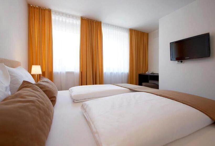 발코니가 있는 스위트, Garni Tannleger B&b