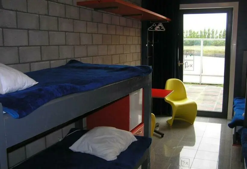 Vuode Makuusalissa, Herdersbrug Youth Hostel
