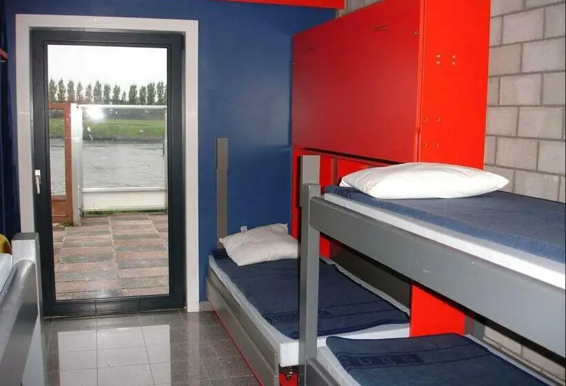 Vuode Makuusalissa, Herdersbrug Youth Hostel