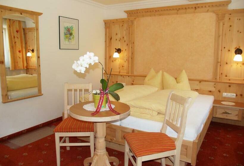 标准三人间, Alpenhotel Erika