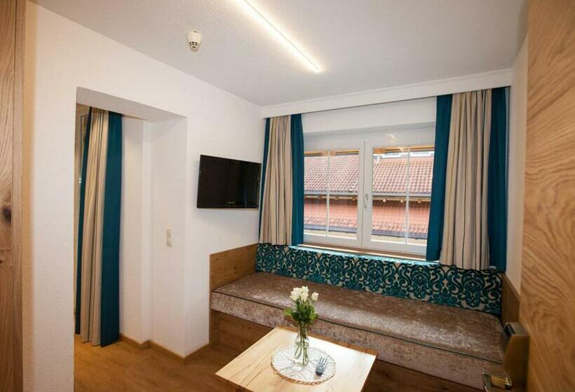 标准三人间, Alpenhotel Erika