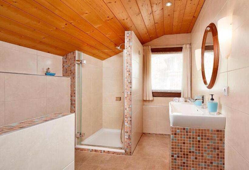 Дом 1 Спальня, Alpine Resort Goies Superior