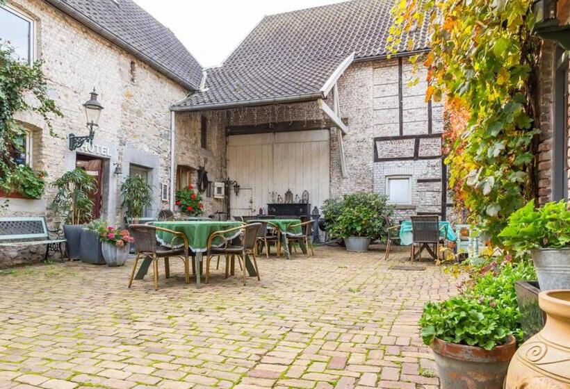 이코노미 룸, Berneau