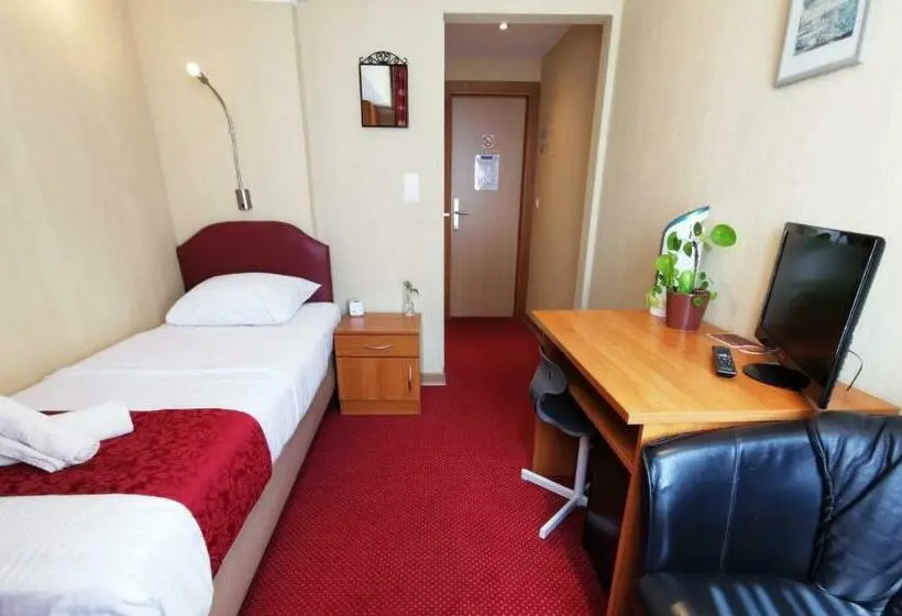 シングルベーシックルーム, Cardiff