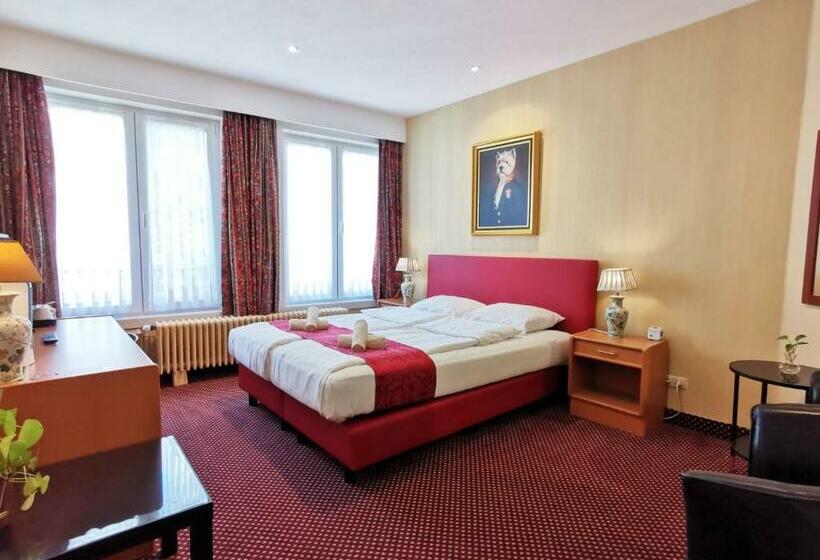 חדר קומפורט, Cardiff