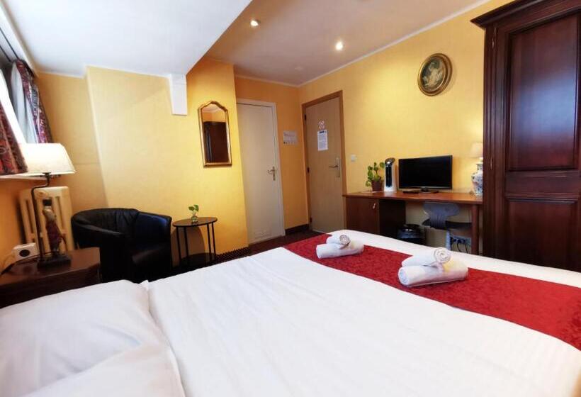 חדר בסיסי, Cardiff