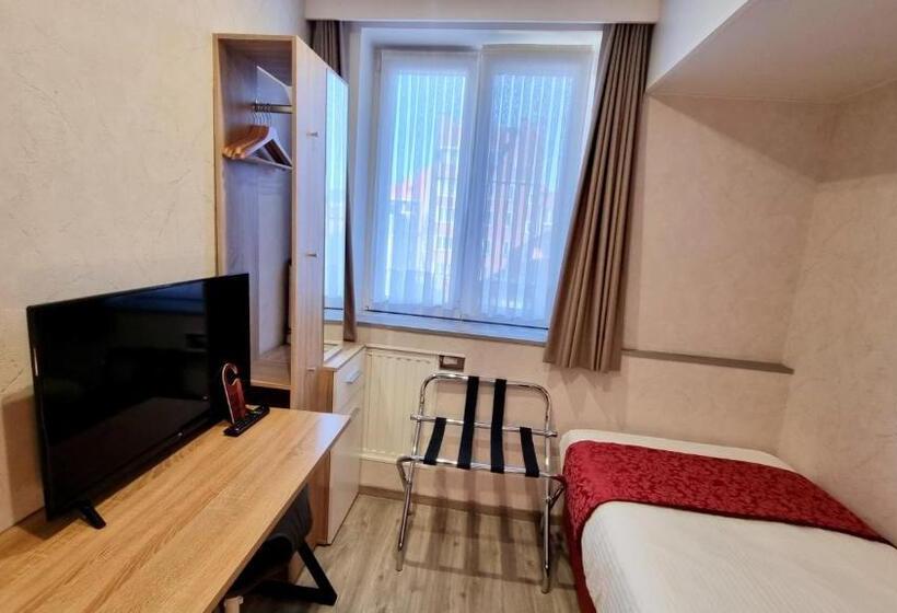 חדר יחיד בסיסי, Cardiff