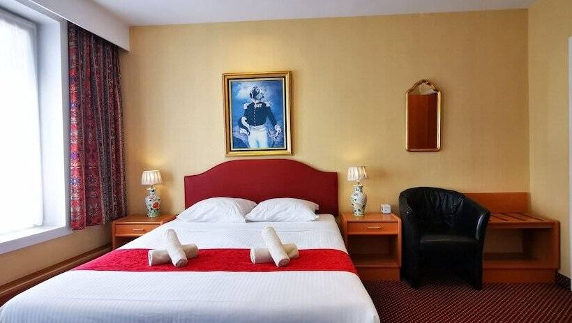 חדר קלאסי, Cardiff