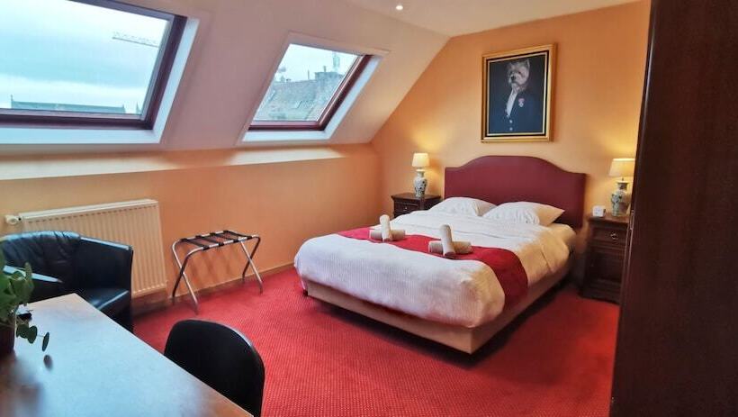 חדר קלאסי, Cardiff